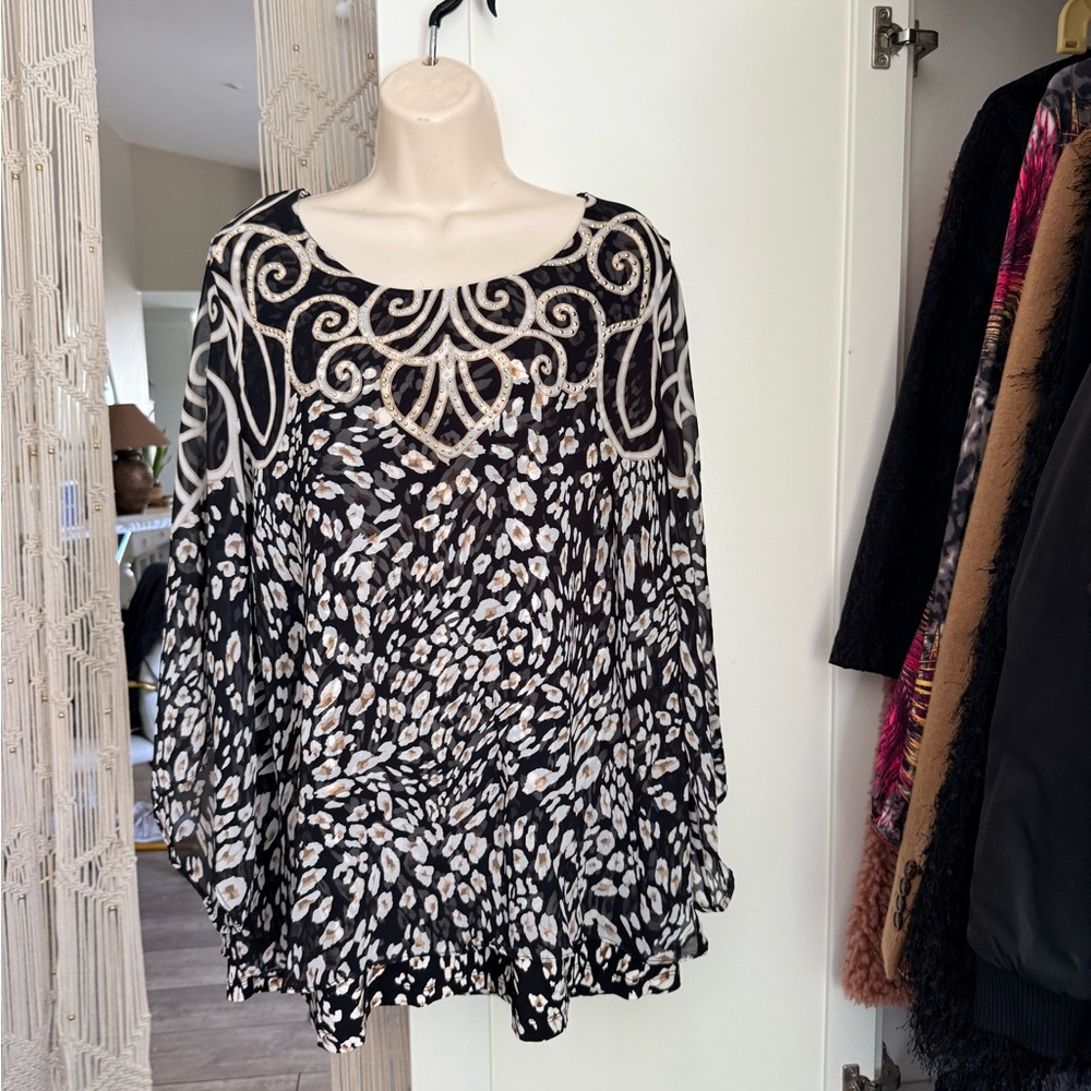 JM Collection Black and Cream Patterned Long-Sleeve exotic blouse